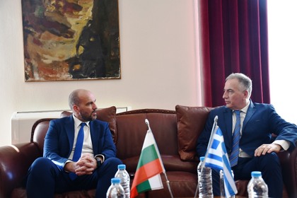 Генералният консул на България в Солун Антон Марков проведе среща със Ставрос Калафатис, зам.-министър на вътрешните работи на Гърция, отговарящ за Тракия и Македония